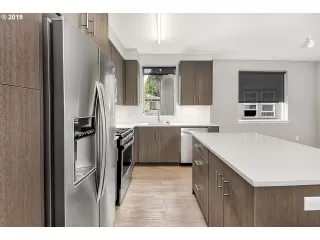 Photo #6: 19033450 Listing 