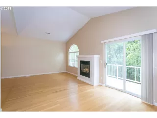 Photo #4: 19036766 Listing