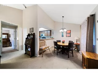 Photo #2: 19036961 Listing 