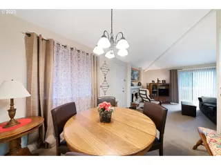 Photo #3: 19036961 Listing 