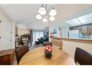 Photo #4: 19036961 Listing 