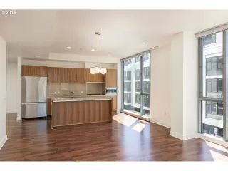 Photo #3: 19037855 Listing