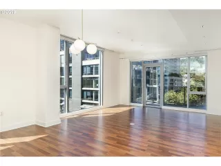 Photo #5: 19037855 Listing