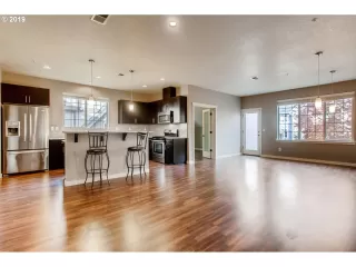 Photo #3: 19040660 Listing