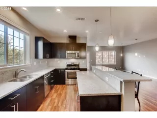 Photo #6: 19040660 Listing