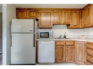 Photo #2: 19040811 Listing