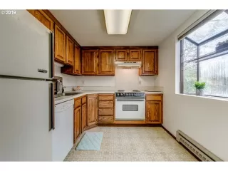 Photo #3: 19040811 Listing