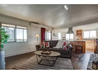 Photo #1: 19047718 Listing 