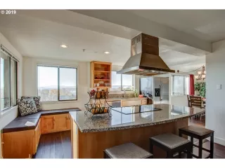 Photo #3: 19047718 Listing 