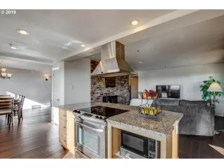 Photo #4: 19047718 Listing 