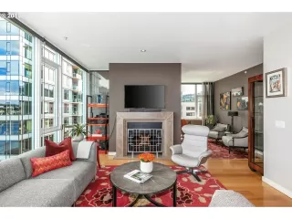 Photo #3: 19056300 Listing 