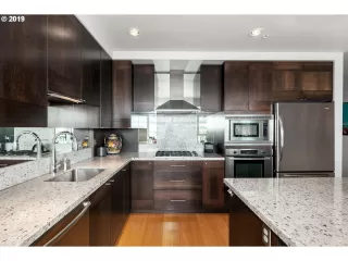 Photo #5: 19056300 Listing 