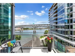 Photo #6: 19056300 Listing 