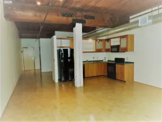 Photo #1: 19056815 Listing 