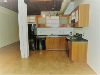 Photo #2: 19056815 Listing 