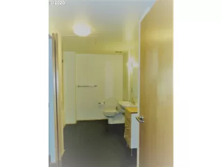 Photo #4: 19056815 Listing 