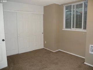 Photo #4: 19064697 Listing