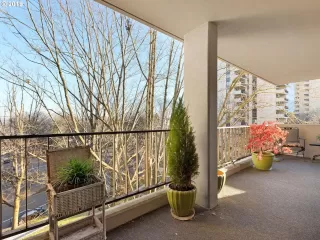 Photo #3: 19069643 Listing