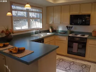 Photo #2: 19069679 Listing 