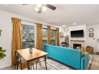 Photo #4: 190736996 Listing