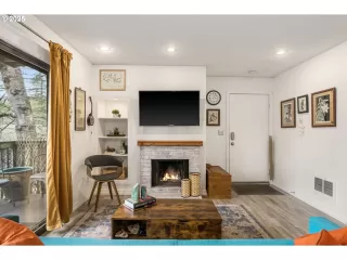 Photo #5: 190736996 Listing