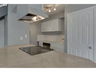 Photo #3: 19081401 Listing