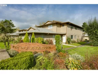 Photo #4: 19081401 Listing