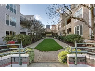 Photo #6: 19083243 Listing