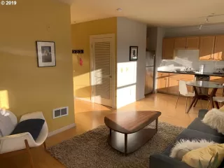 Photo #5: 19083865 Listing