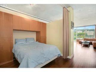 Photo #5: 19091763 Listing