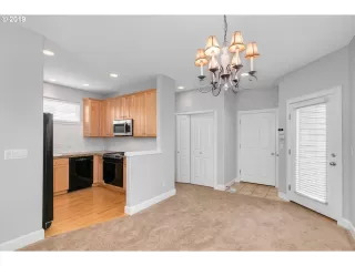 Photo #4: 19096156 Listing