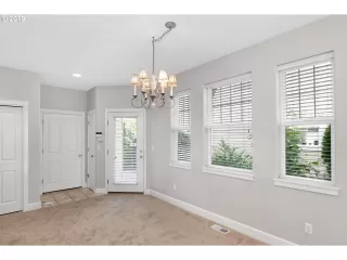 Photo #6: 19096156 Listing