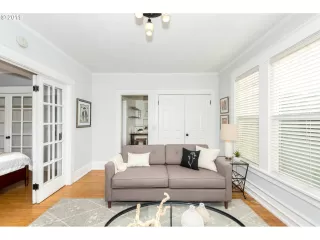 Photo #3: 19096869 Listing