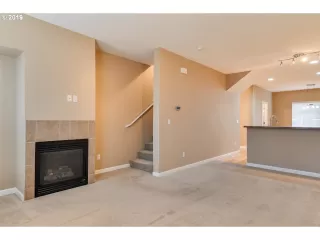 Photo #5: 19097322 Listing 