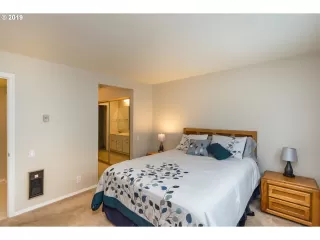 Photo #1: 19102983 Listing