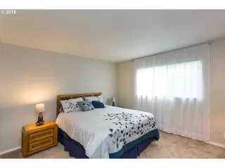 Photo #2: 19102983 Listing