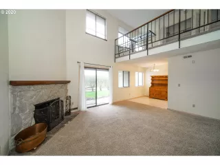 Photo #3: 19103420 Listing