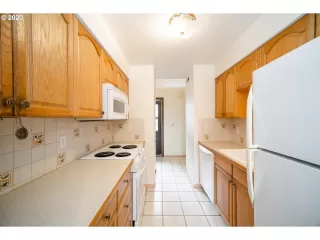 Photo #5: 19103420 Listing