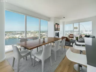 Photo #4: 19107208 Listing