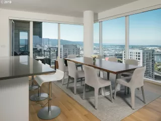 Photo #5: 19107208 Listing