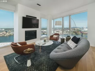 Photo #6: 19107208 Listing