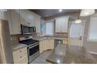 Photo #2: 19111329 Listing 