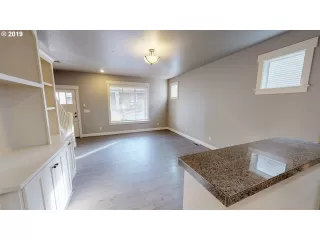 Photo #5: 19111329 Listing 