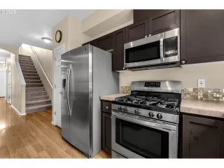 Photo #4: 191135734 Listing 