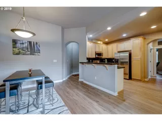 Photo #3: 19118203 Listing