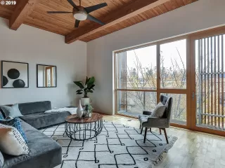 Photo #2: 19119592 Listing 