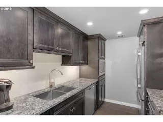 Photo #4: 19121511 Listing