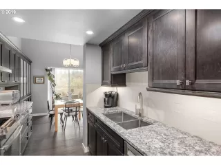 Photo #6: 19121511 Listing