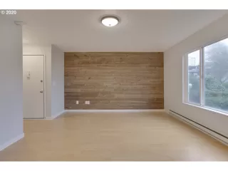 Photo #1: 19123725 Listing