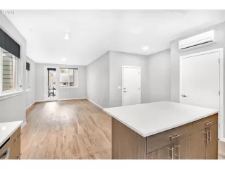 Photo #3: 19125513 Listing